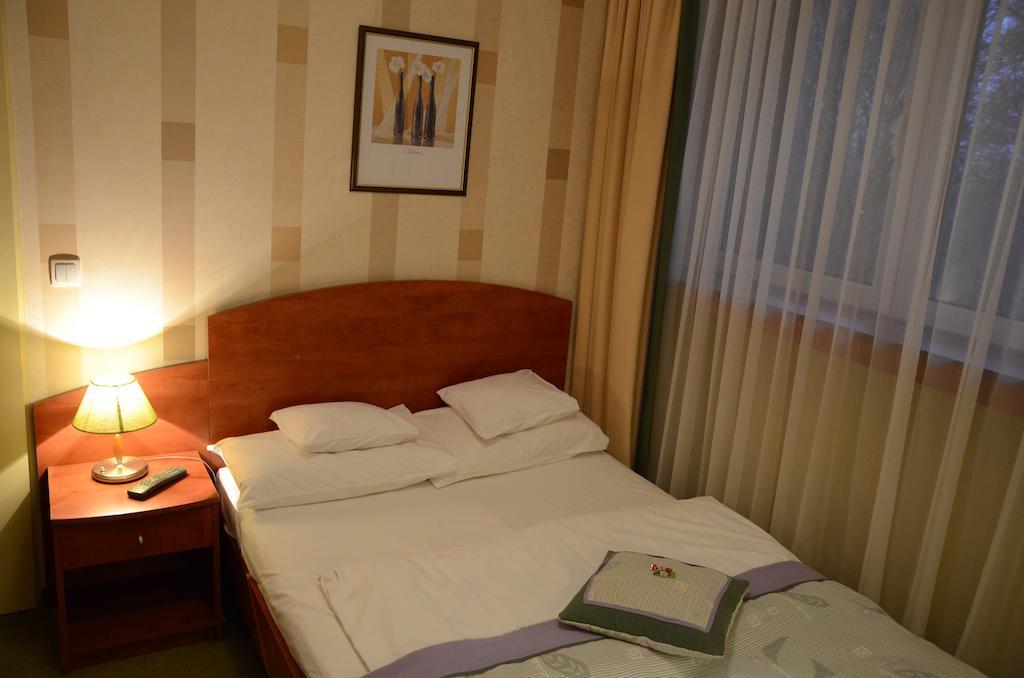 Agat Hotel Łódź Zimmer foto