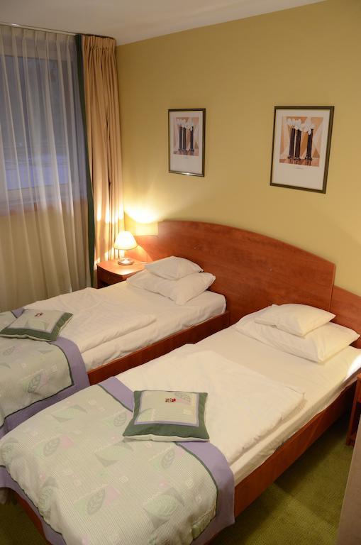 Agat Hotel Łódź Zimmer foto